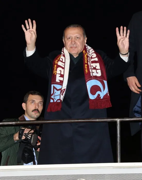 Cumhurbaşkanı Erdoğan Karadeniz'de kendisini karşılayan halka hitap etti