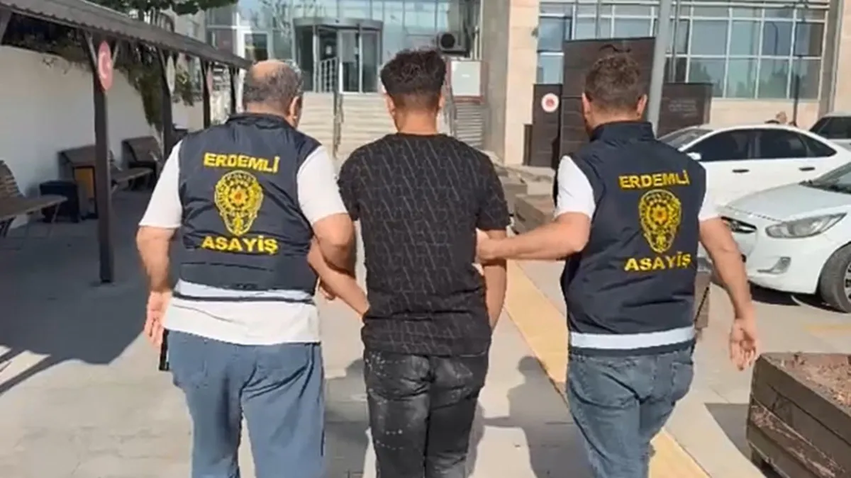 Mersin’de vatandaşlık vaadiyle dolandırdılar: 2 kişi tutuklandı! Mersin’de vatandaşlık vaadiyle dolandırdılar: 2 kişi tutuklandı!