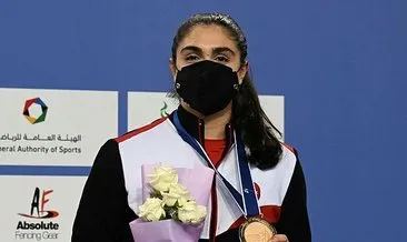 Milli eskrimci Aleyna Ertürk, dünya şampiyonu oldu!