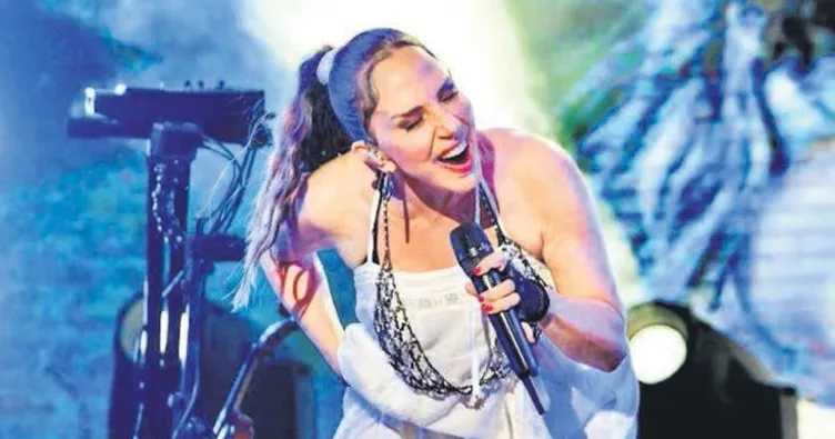 Sertab Erener Bodrum’u yıkıp geçti