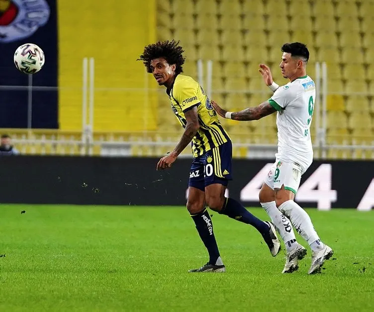 Son dakika: Fenerbahçe’de zor karar! Canlı yayında açıklandı ilk 11’e geri dönüyor...