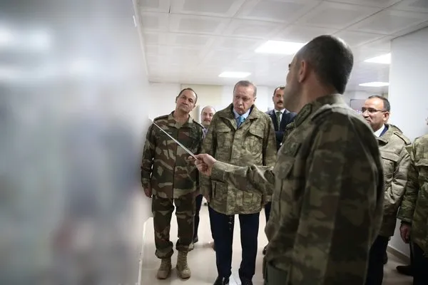 Başkomutan Erdoğan cephe hattında