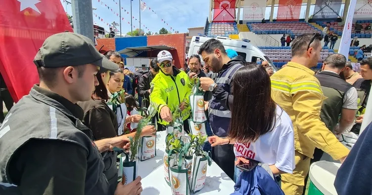 1919 adet fidan dağıtıldı