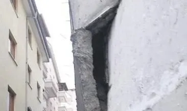 İstinat duvarı çöktü iki bina boşaltıldı