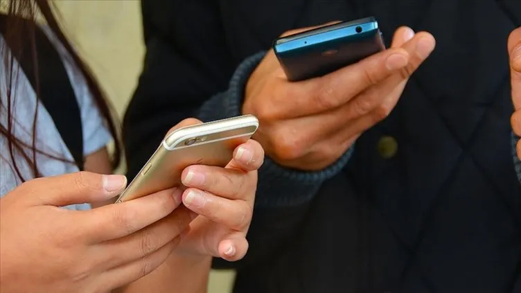 MEB’DEN ÖĞRENCİLERE TELEFONU UYARISI! Yeni eğitim öğretim döneminde okullarda cep telefonu yasak mı? Öğrenciler okula telefon götüremeyecek mi?