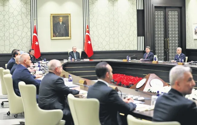 gozler-bugun-yapilacak-kabine-toplantisina-cevrildi-terorsuz-turkiye-sureci-kabinenin-gundeminde-1741553390718.jpeg