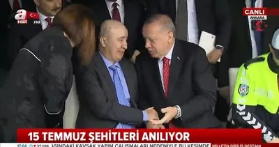 Cumhurbaşkanı Erdoğan, Turgut Aslan’ı ayakta karşıladı, elini bırakmadı
