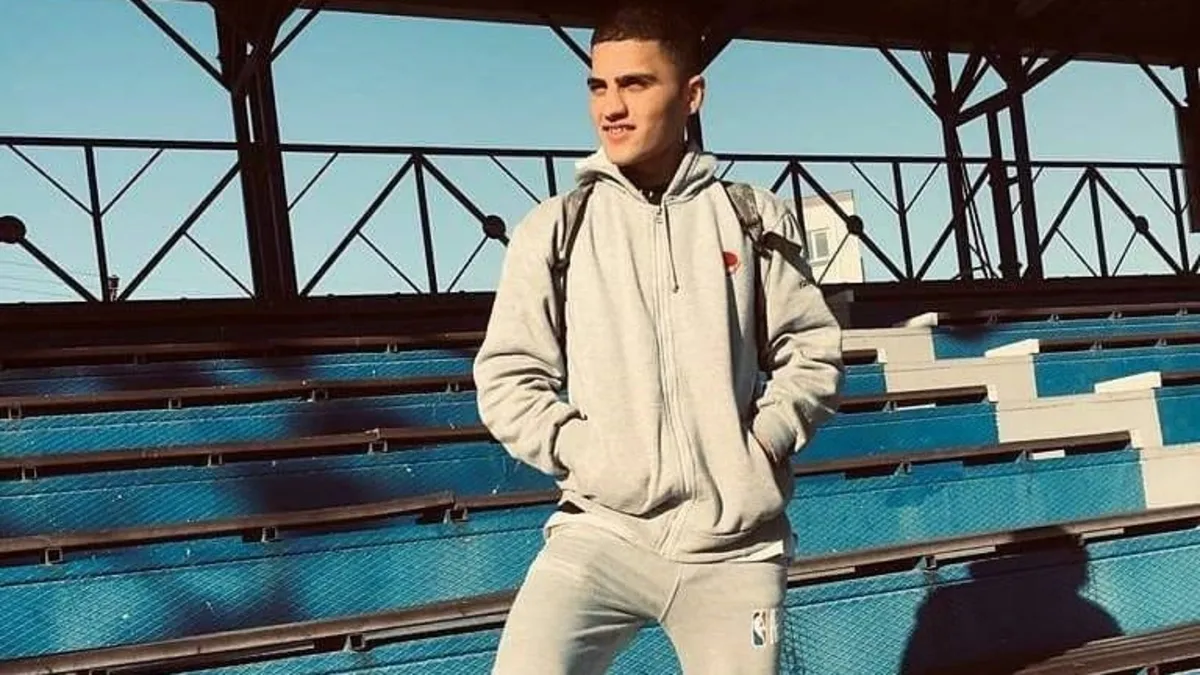 Halı sahada acı olay: Mehmet Sultan Altun kalbine yenildi! Halı sahada acı olay: Mehmet Sultan Altun kalbine yenildi!