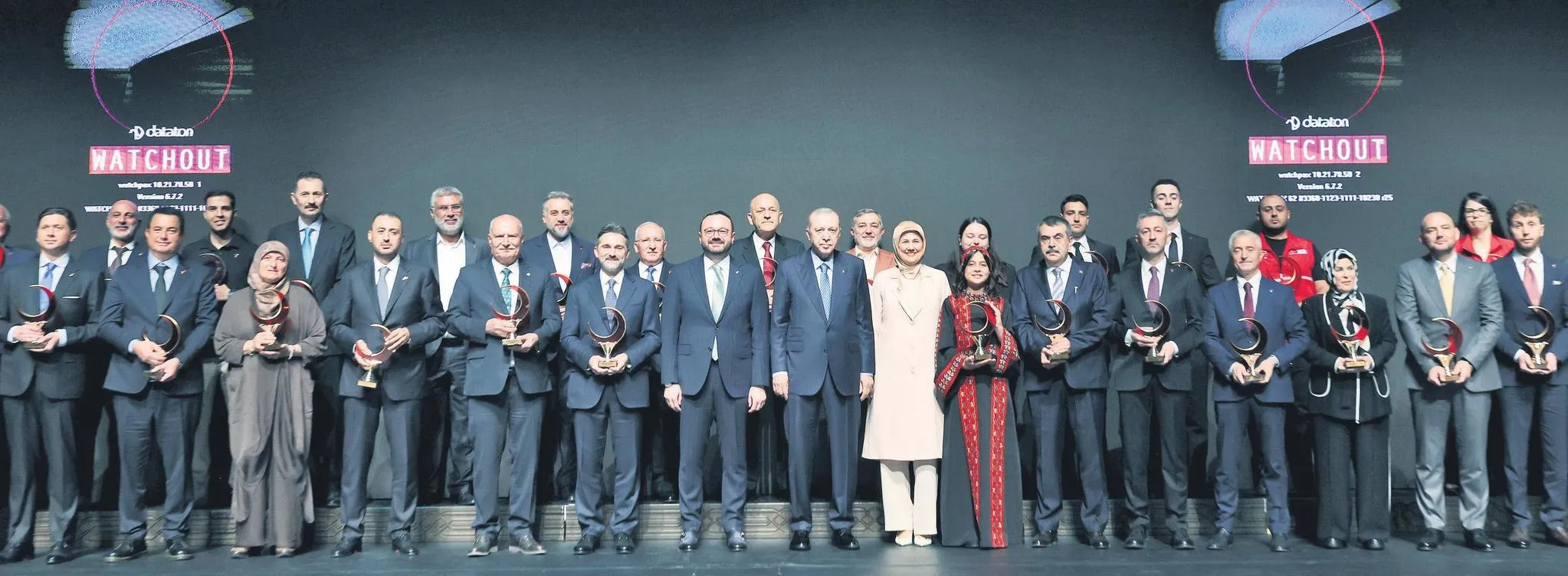 Başkan Erdoğan Türk Kızılay ödülleri töreninde konuştu: Coğrafyamıza saldıranlar hesap verecek Başkan Erdoğan Türk Kızılay ödülleri töreninde konuştu: Coğrafyamıza saldıranlar hesap verecek