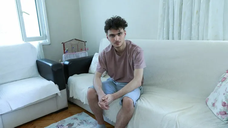 Akaryakıt istasyonunda bayıltan dayak! Dakikalarca dövülen gencin babası isyan etti: Vicdanınız yok mu...