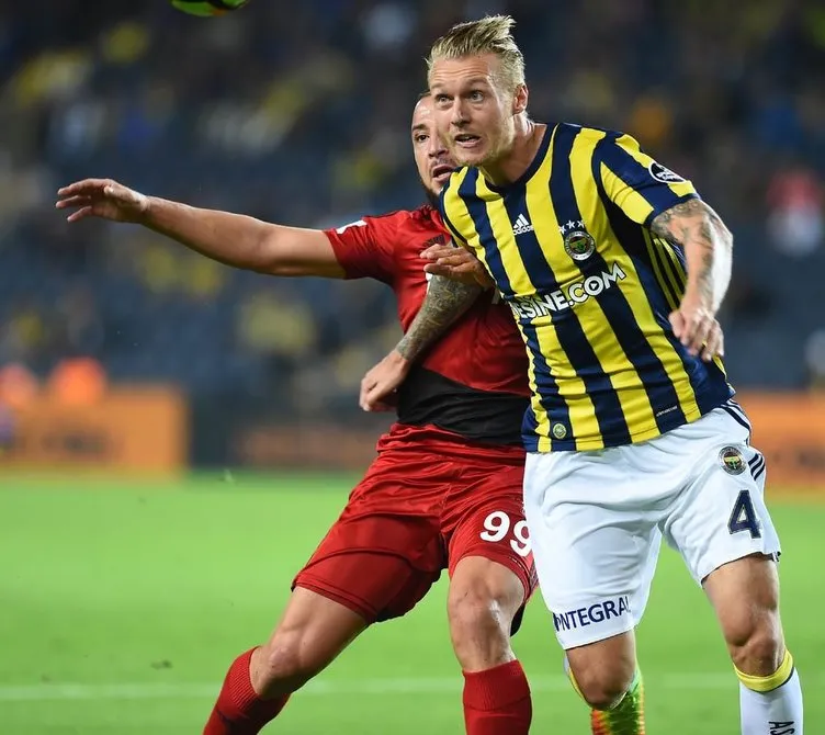 Fenerbahçe’de Kjaer ayrılıyor