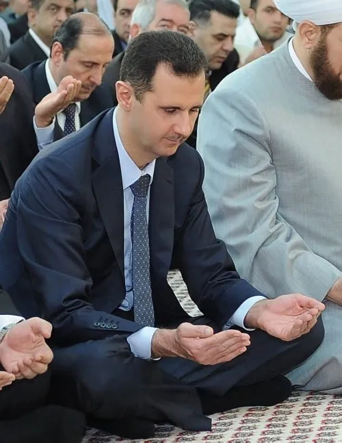 Esad bayram namazında ortaya çıktı