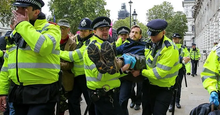 İklim protestocuları Londra’yı kilitledi