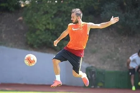 Galatasaray'da ilk yolcu belli oldu