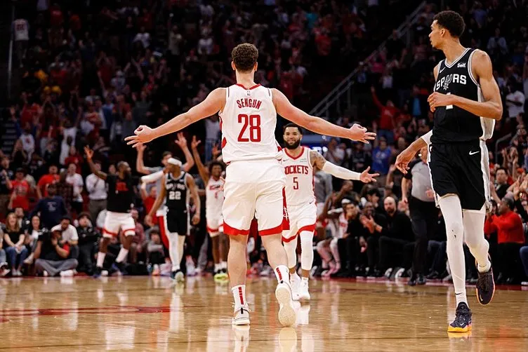 Alperen Şengün kariyer rekorunu kırdı! İnanılmaz gecede NBA tarihine geçti: Spurs maçına damga vuran performans…