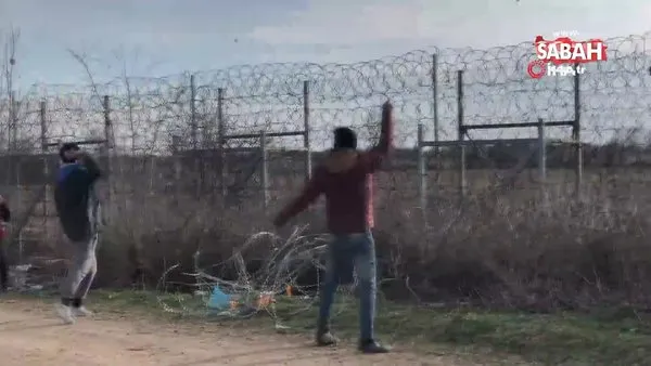 Yunan askerleri biber gazı ve ses bombalarıyla mültecilere müdahale ediyor | Video