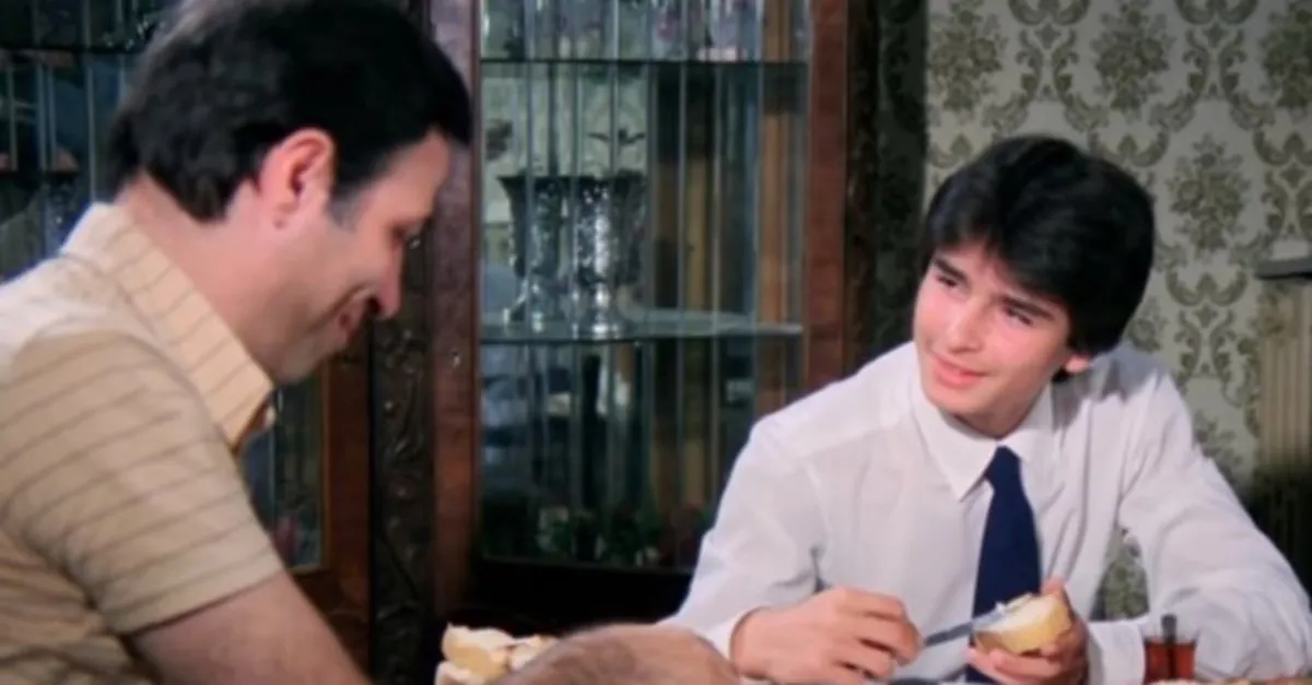 Kilibik Filminde Kemal Sunal In Ogluydu Kilibik In Erol U Meger Yesilcam In Guzel Oyuncusunun Kardesiymis Galeri Magazin