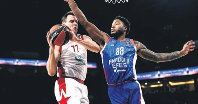 Efes, yeni hocasıyla gülmeyi hatırladı!