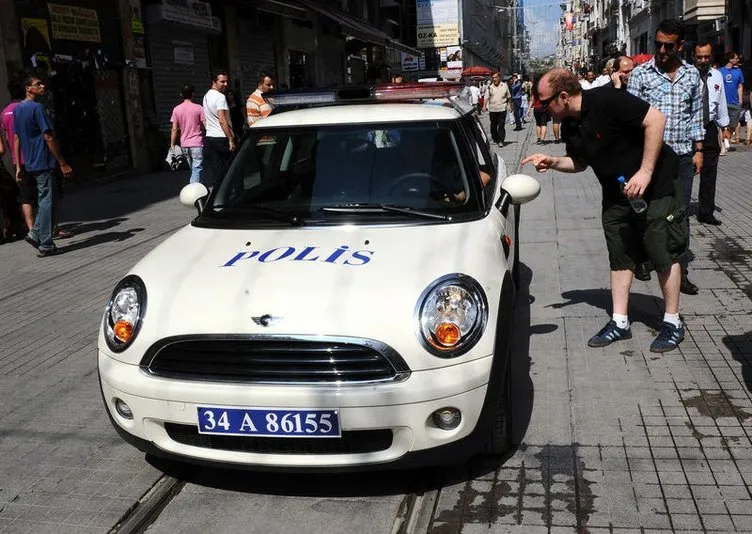 Dünya ülkelerinde kullanılan polis arabaları
