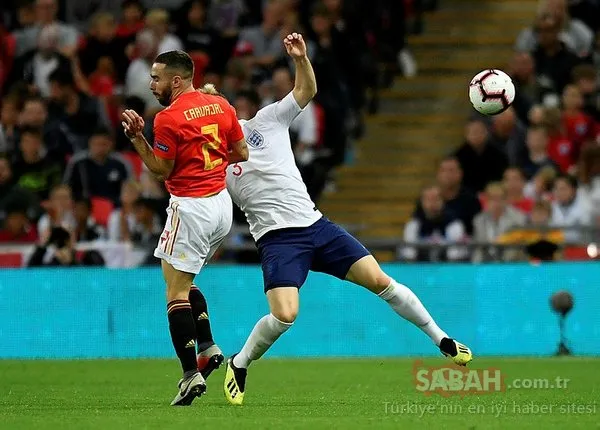 İngiltere - İspanya maçında korku dolu anlar! Luke Shaw...