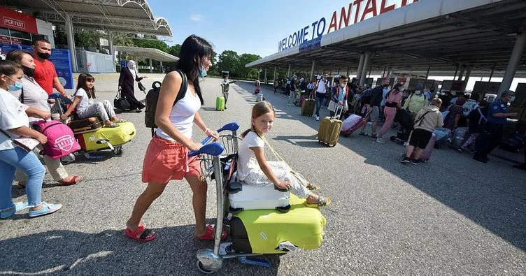 Antalya Havalimanı’nda uçuş rekoru kırıldı