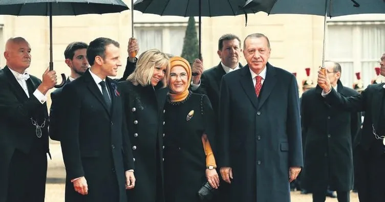 Başkan Erdoğan’a Elysee Sarayı’nda sıcak karşılama