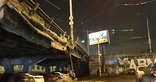 Kiev’de köprü çöktü!