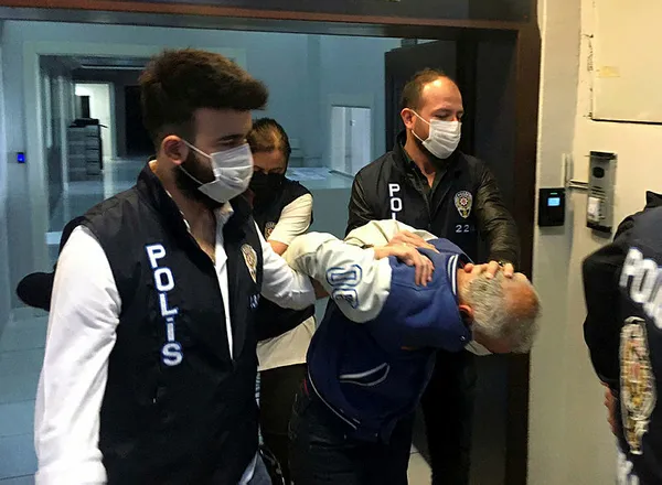 iki-kardesi-oldurup-gomen-zanlilar-hakkinda-yeni-gelisme-evlatlarini-olduren-cani-anne-ve-suc-ortaklari-tutuklandi-1633974587327.jpg İki kardeşi öldürüp gömen zanlılar hakkında yeni gelişme! Evlatlarını öldüren cani anne ve suç ortakları tutuklandı