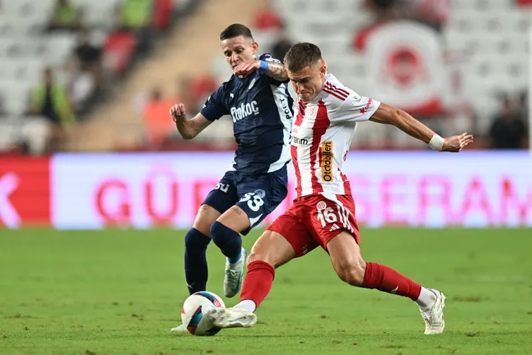 ANTALYASPOR-FENERBAHÇE YAZAR YORUMLARI | Fenerbahçeliler penaltı beklemişti! Ahmet Çakar son noktayı koydu: Jose Mourinho’ya olay sözler