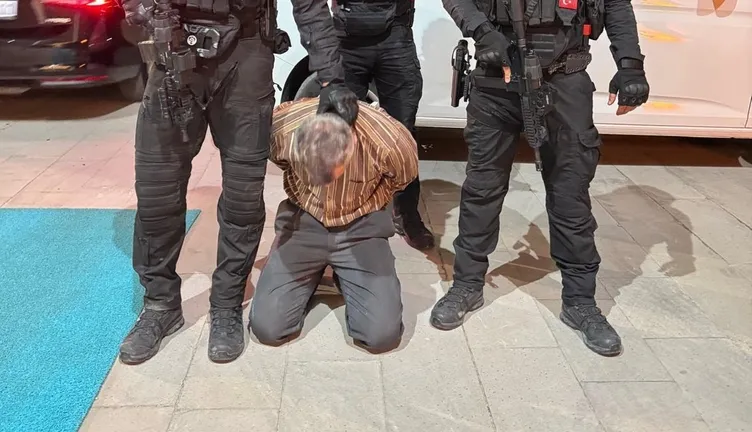SON DAKİKA | Suikastçı hain Burkay Karatepe’nin 10 yıllık firarı ininde son buldu! Hain, kağıt toplayıcısı kılığında saklanmış