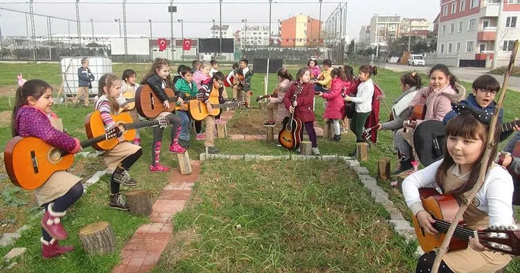 Minik öğrencilere hobi bahçesinde eğitim