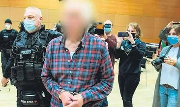 Duruşmayı yatarak dinledi