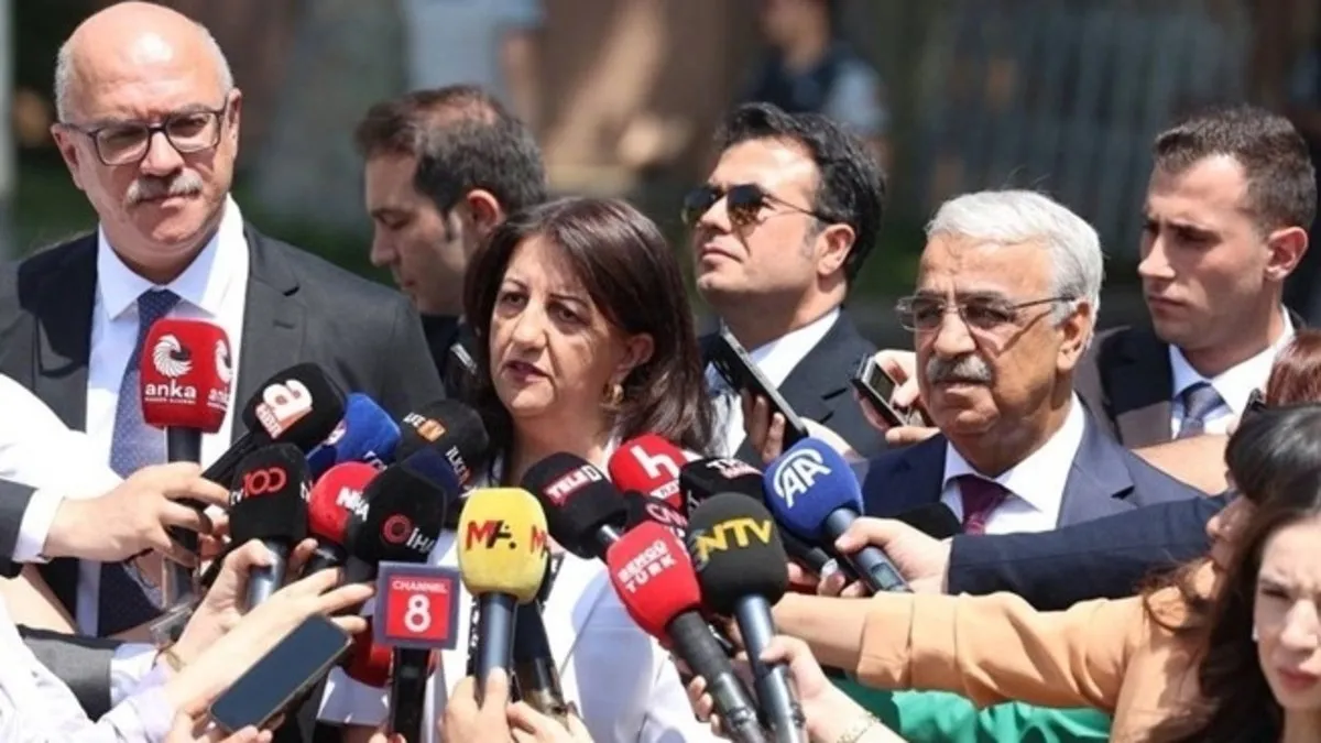 Selahattin Demirtaş faktörü böylesi bir ortamda “sürecin ara yüzü” rolü üstlenebilir | Okan Müderrisoğlu yazdı Selahattin Demirtaş faktörü böylesi bir ortamda “sürecin ara yüzü” rolü üstlenebilir | Okan Müderrisoğlu yazdı