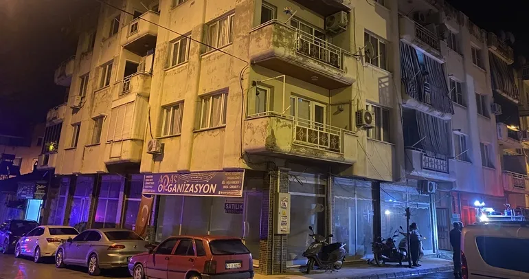 Manisa’da yangın paniği: 4 katlı binada alevler yükseldi!