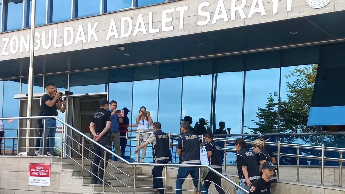 “İndirimli tatil” dolandırıcıları tutuklandı – Yaşam Haberleri “İndirimli tatil” dolandırıcıları tutuklandı – Yaşam Haberleri