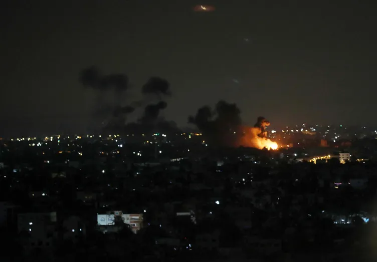 Dünya yönetimiyle denetçi! İsrail'e öfke: Gecenin karanlığını bölen saldırıların şiddeti artıyor