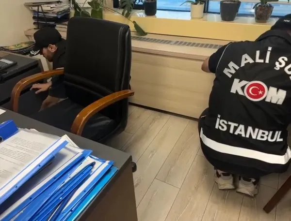 son-dakika-izmit-belediyesine-operasyonda-yeni-gelisme-adliyeye-sevk-edildiler-1784787568165.jpg