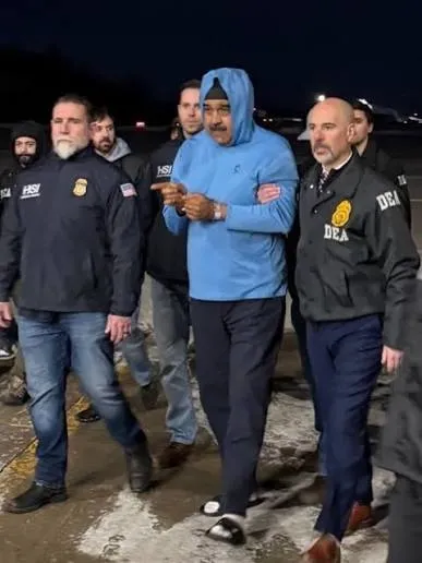 abd-mudahalesiyle-alikonulmustu-maduronun-ilk-fotograflari-paylasildi-1788116900373.jpg ABD müdahalesiyle alıkonulmuştu: Maduro’nun ilk fotoğrafları paylaşıldı!