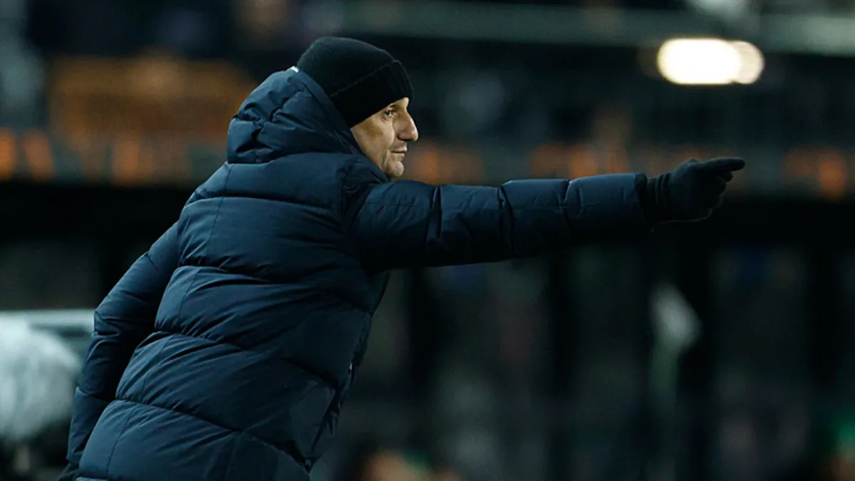 Razvan Lucescu’ya ve ekibine 4 ay men cezası Razvan Lucescu’ya ve ekibine 4 ay men cezası