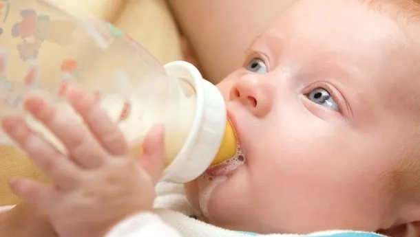 Virüs içerdiği söylenen bebek sütlerinin satışı durduruldu