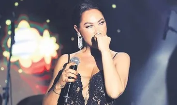 Elleri kınalı Avşar kızı