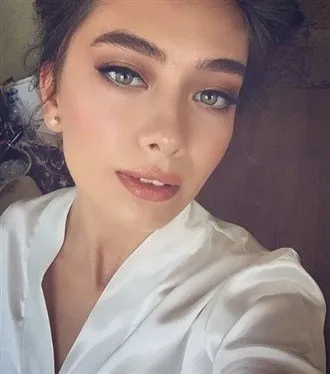 Ünlülerin makyajsız halleri şaşırttı!