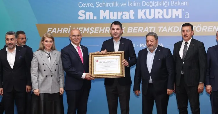 Bakan Kurum’a Malatya’da fahri hemşehrilik beratı takdim edildi