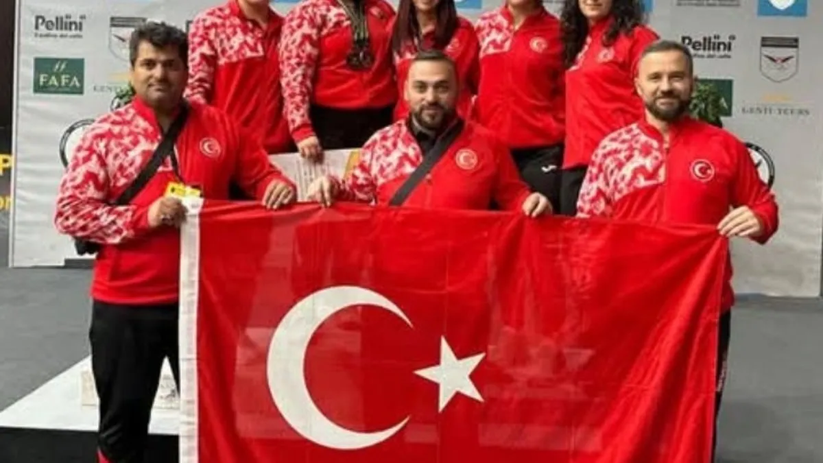 Gaziantepli halterci Büşra Avrupa rekoru kırdı Gaziantepli halterci Büşra Avrupa rekoru kırdı