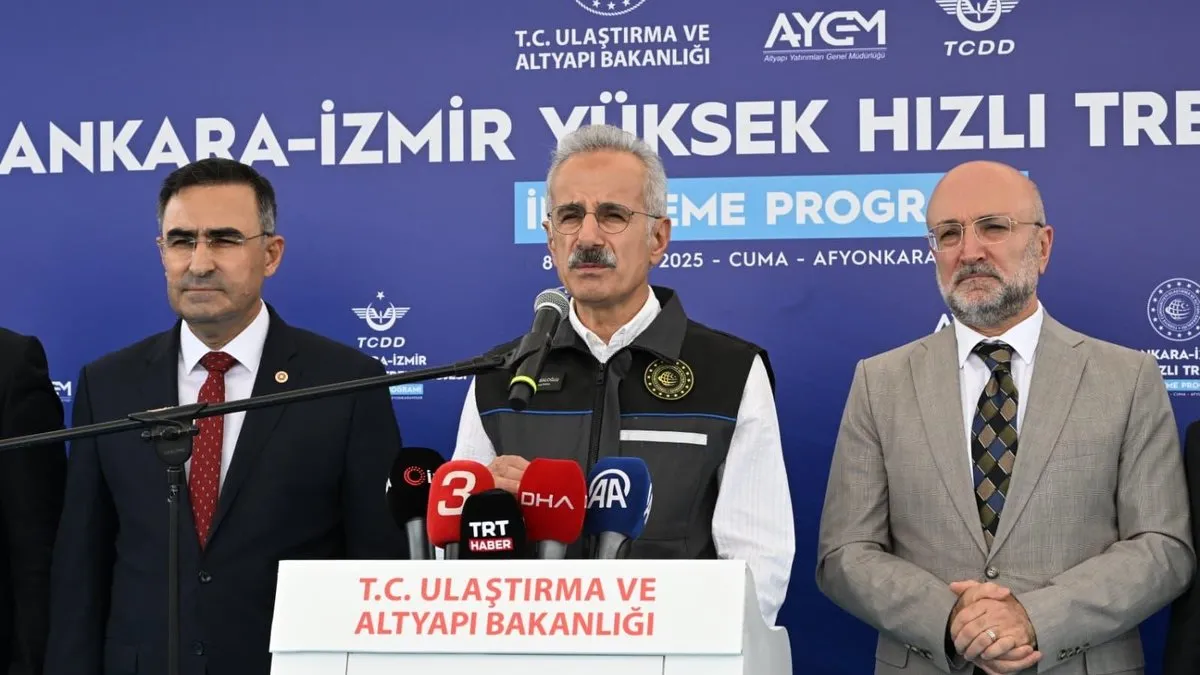 Bakan Uraloğlu açıkladı: Ankara-Afyonkarahisar arası seyahat süresi 1 saat 40 dakikaya düşecek
