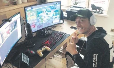 Oyun oynarken Mesut musun?