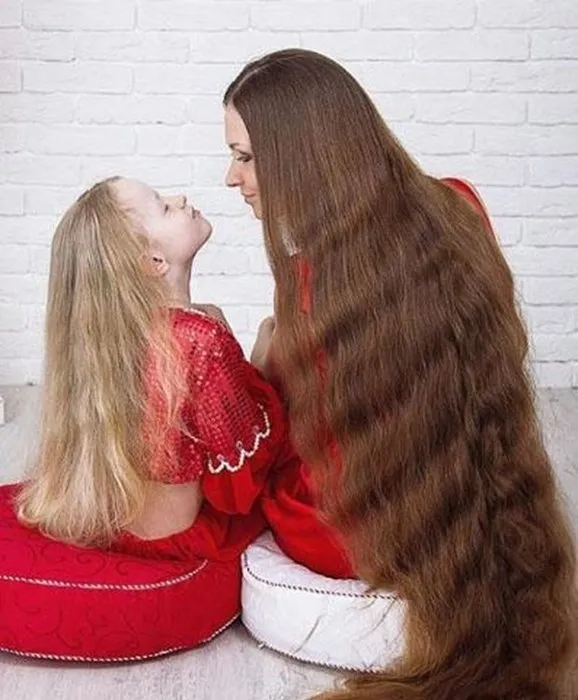 Dashik Gubonova 13 yıldır saçlarını kestirmiyor