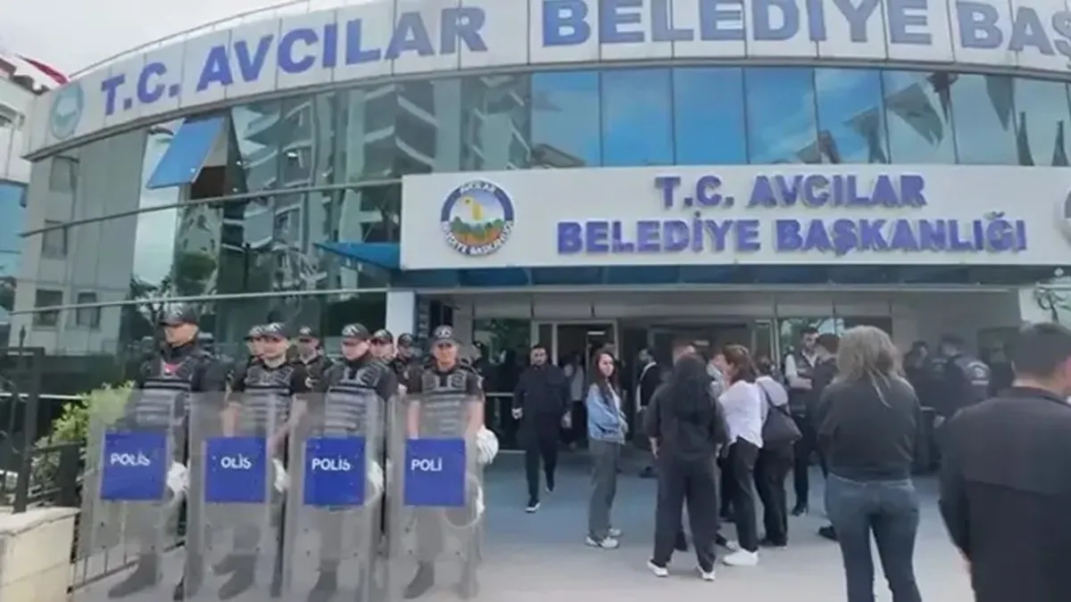 Avcılar Belediyesi'nde Şiddetli Bir İnceleme: İhaleye Karıştığı İddiasıyla 13 Kişi Yakalanırken Tarihi Bir Geçmiş Ortaya Çıktı