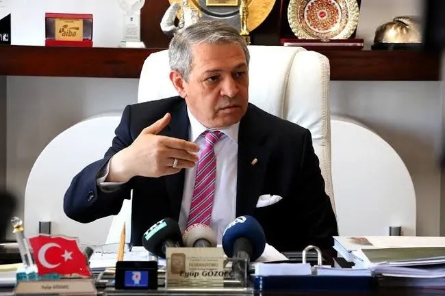 sozcu-ve-halk-tvnin-kayyum-yalani-elinde-patladi-1729006770013.jpg