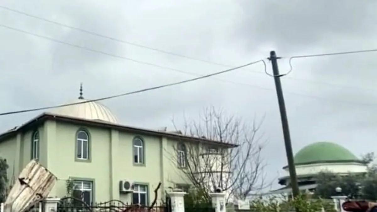 Antalya’da hortum 3 mahalleyi harabeye çevirdi Antalya’da hortum 3 mahalleyi harabeye çevirdi